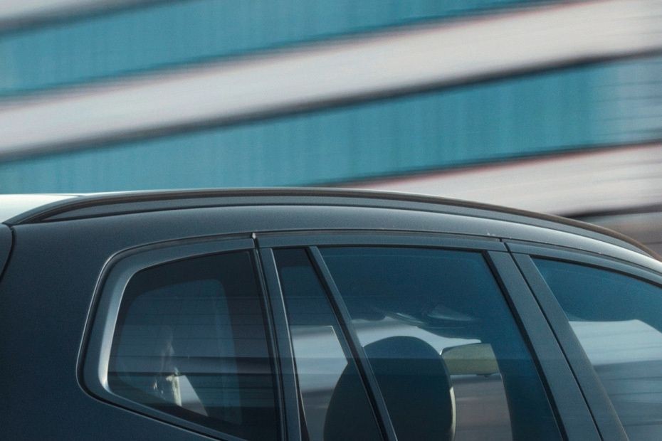 IX3 (2024-2025) roof rail in UAE