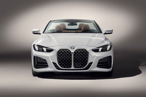 Full Front View of 4 Series Convertible