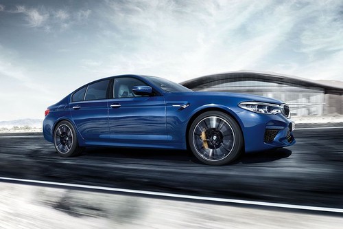 BMW M5 Sedan Front Cross Side View