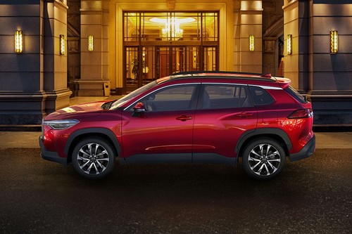 Toyota Corolla HEV (2022-2023) Full Side View