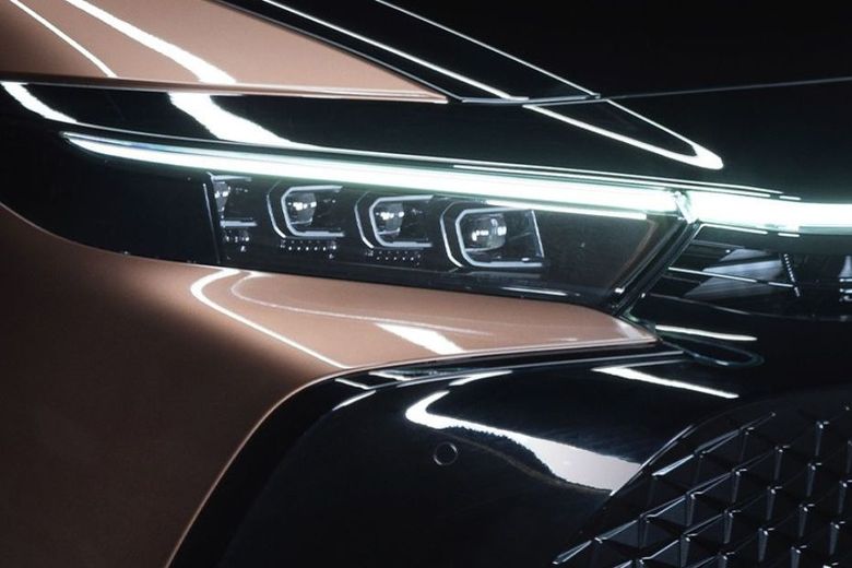 Toyota Crown Hybrid 2025 Color Options Available in UAE