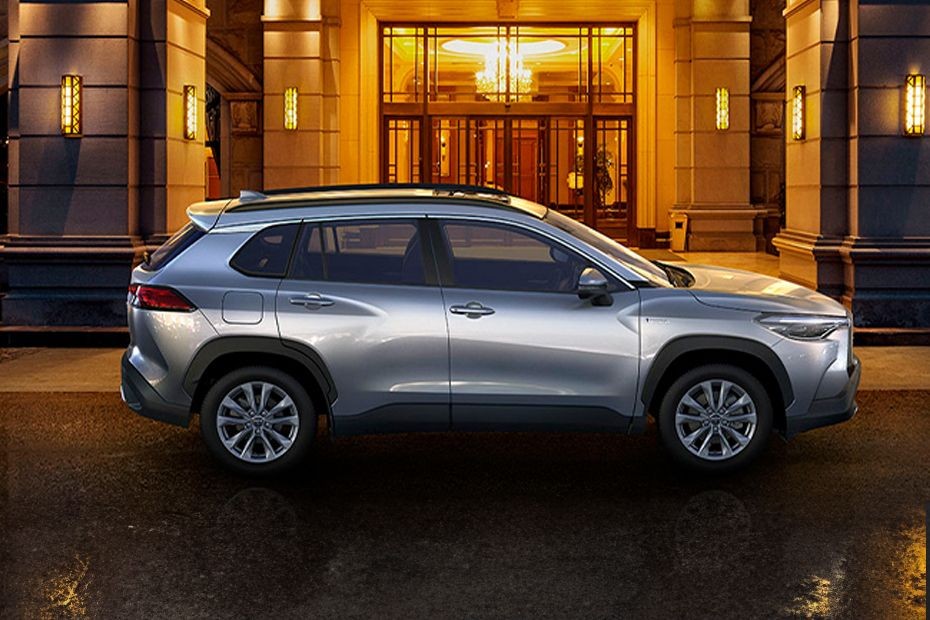 Corolla Cross Hybrid (2023-2024) Medium Angle Front View in UAE