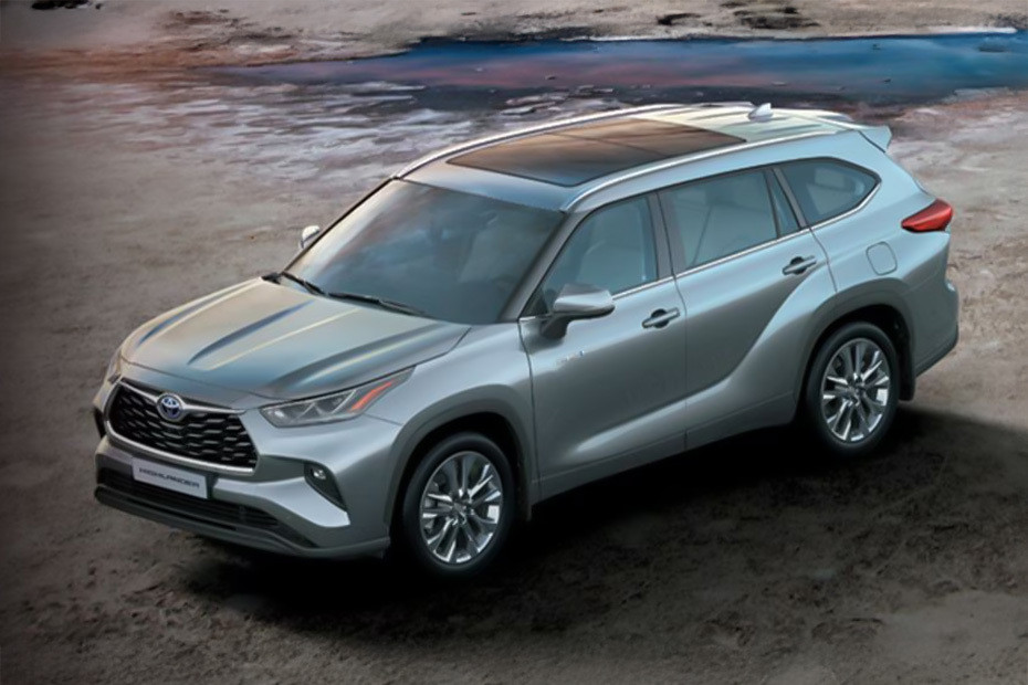 Toyota Highlander Front Side View in UAE