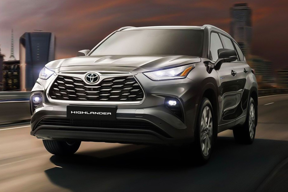 Highlander Tilted Front View in UAE