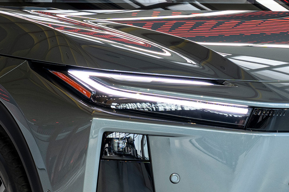 C-HR PLUS Headlight in UAE