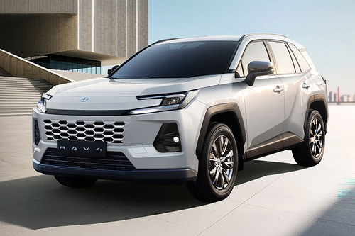 RAV 4 2026 Front angle low view