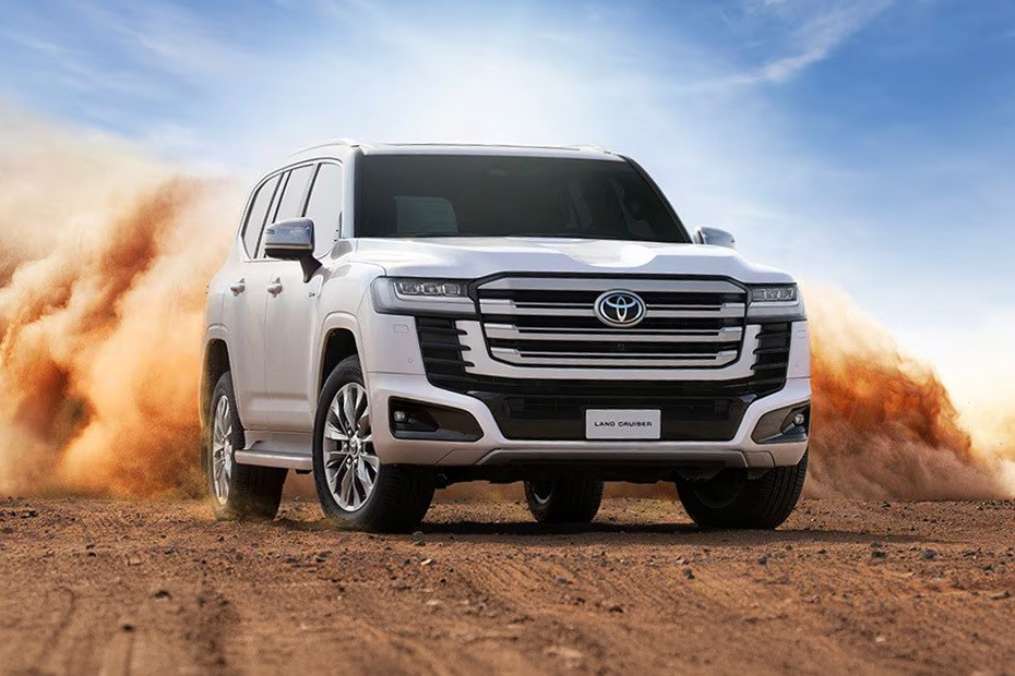 Toyota Land Cruiser Hybrid Front Medium View in UAE