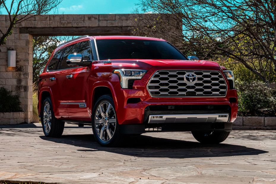 Sequoia Medium Angle Front View in UAE