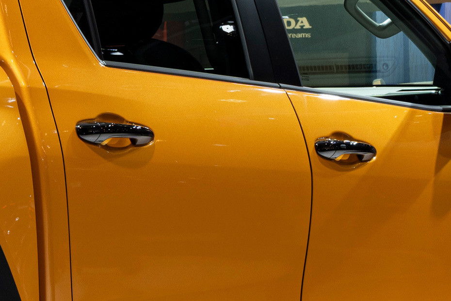 Hilux Hybrid Door handle in UAE