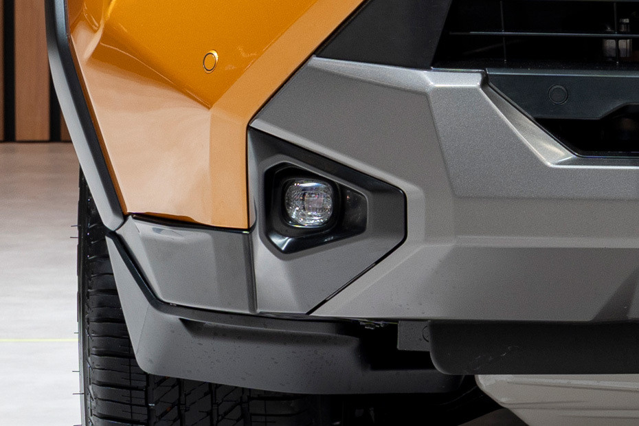 Hilux Hybrid Front Fog Lamp in UAE