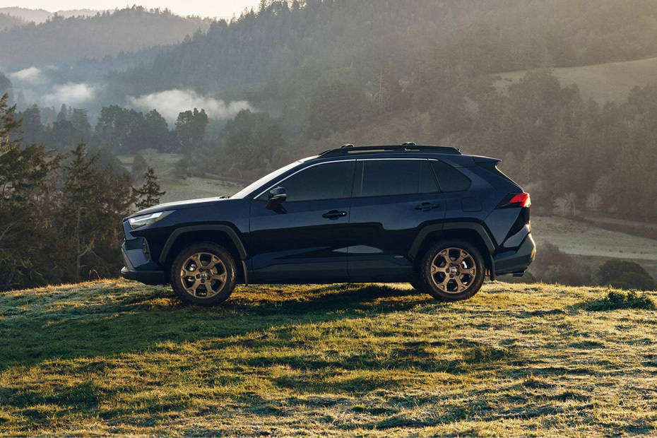 RAV 4 Side view RAV 4 Side view