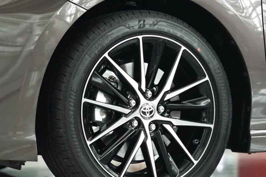 Camry HEV (2018-2024) Wheel in UAE