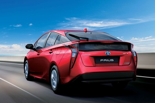 Rear Cross Side View of Toyota Prius (2017-2022)