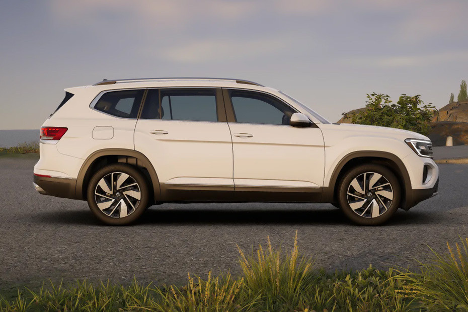 Teramont Medium Angle Front View in UAE