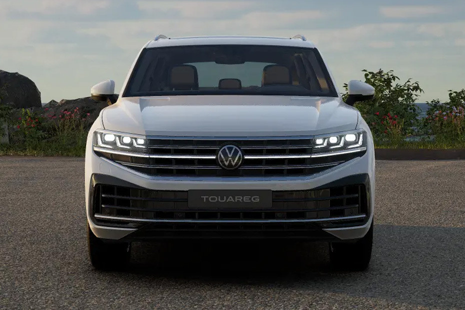 Full Front View of Touareg in UAE