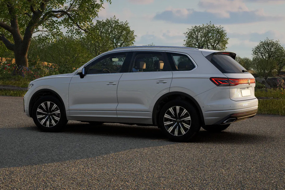 Rear Cross View of Volkswagen Touareg