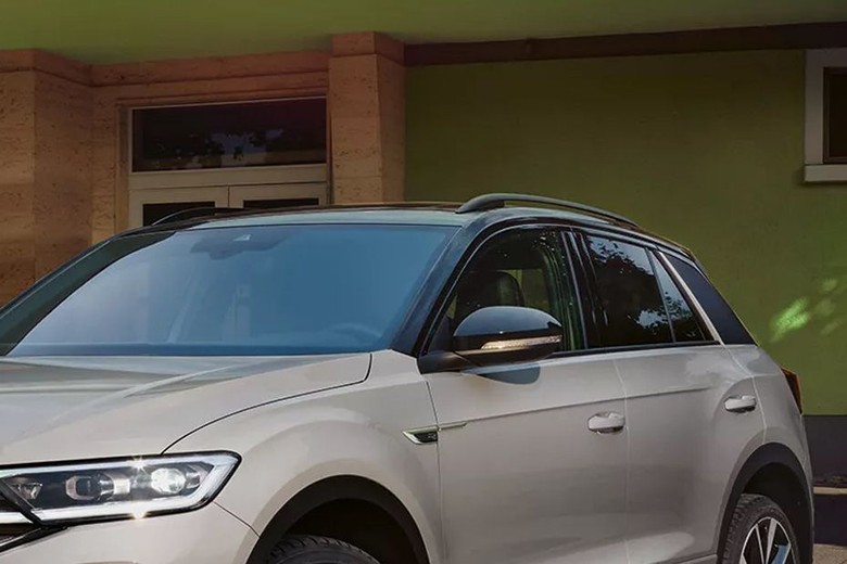 Volkswagen T-Roc Drivers Side Mirror Front Angle