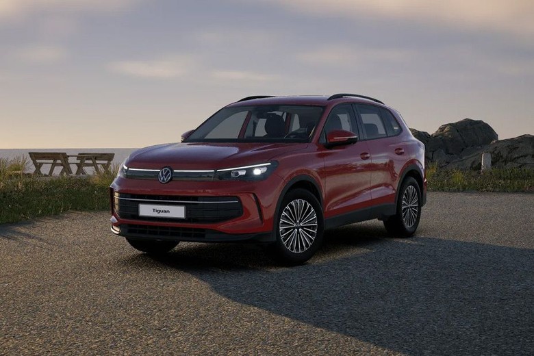Tiguan Front angle low view
