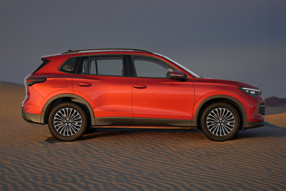 Tiguan Medium Angle Front View Tiguan Medium Angle Front View