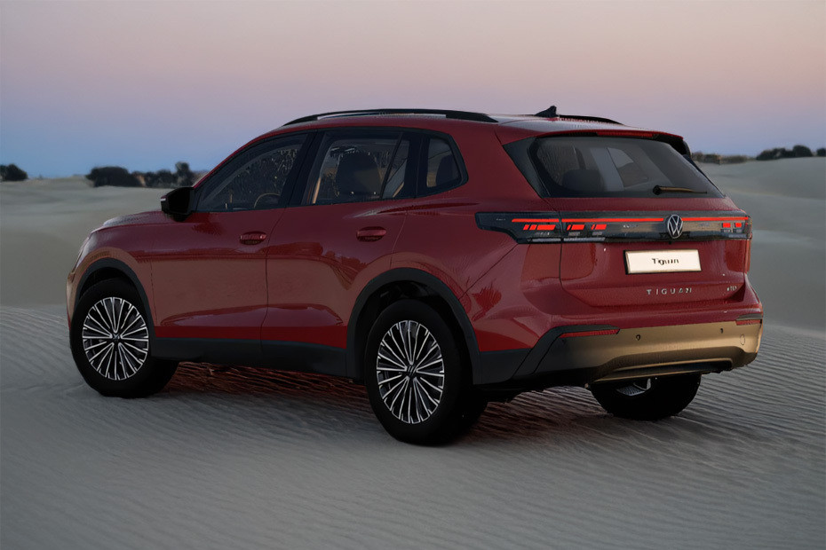 Rear Cross Side View of Volkswagen Tiguan Rear Cross Side View of Volkswagen Tiguan