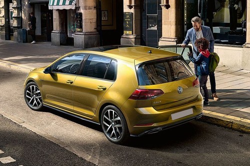 Rear Cross Side View of Volkswagen Golf