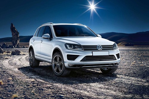 Volkswagen Touareg (2012-2021) Front Cross Side View