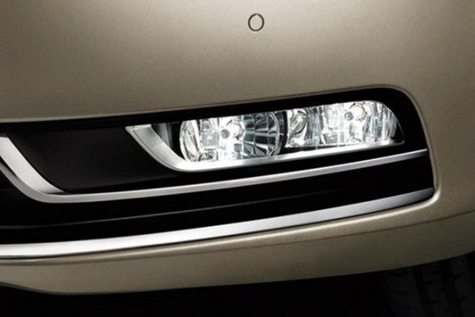 Passat (2012-2021) Front Fog Lamp in UAE