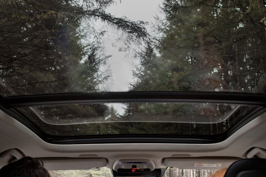 Volvo V90 Sunroof Moonroof in UAE