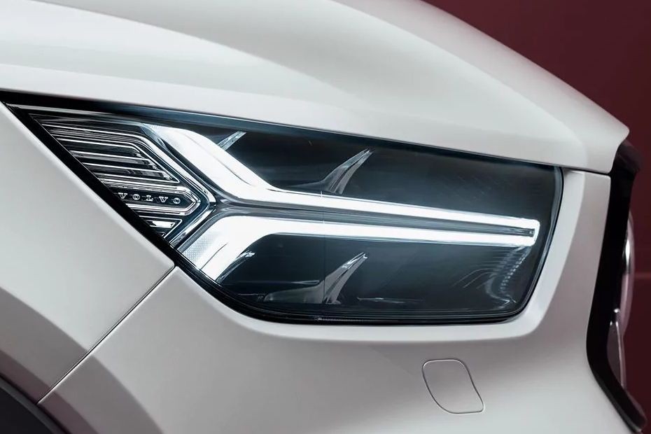 XC40 (2018-2022) Headlight in UAE