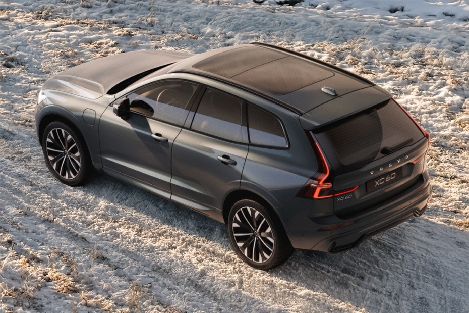 Rear Medium View of Volvo XC60 in UAE