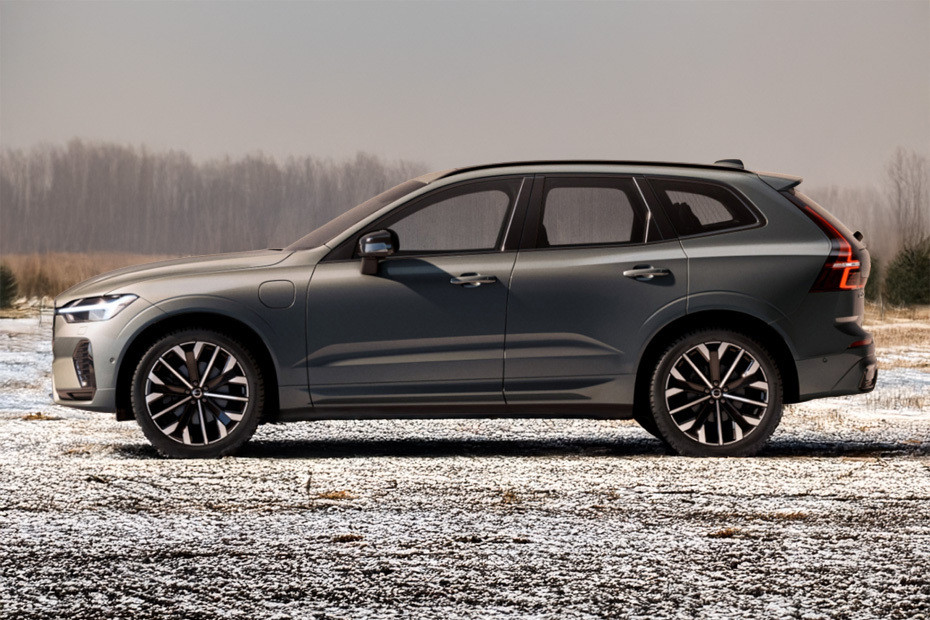 XC60 Side view in UAE