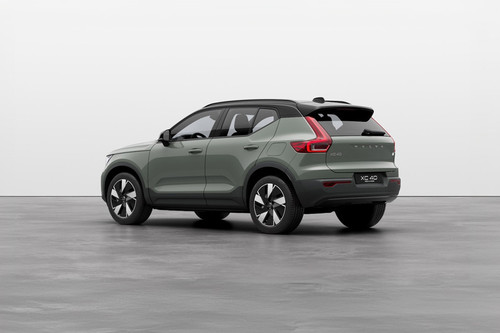 Rear Cross Side View of Volvo XC40 Recharge