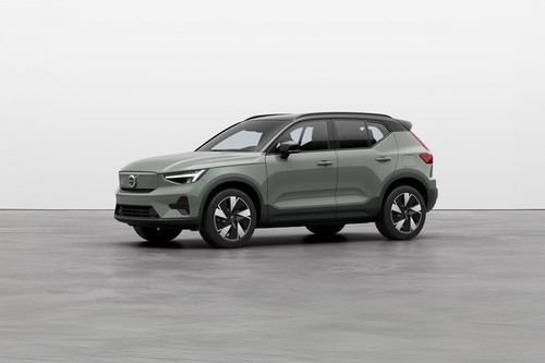 Rear Cross View of Volvo XC40 Recharge
