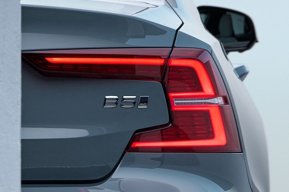 S60 Tail light in UAE