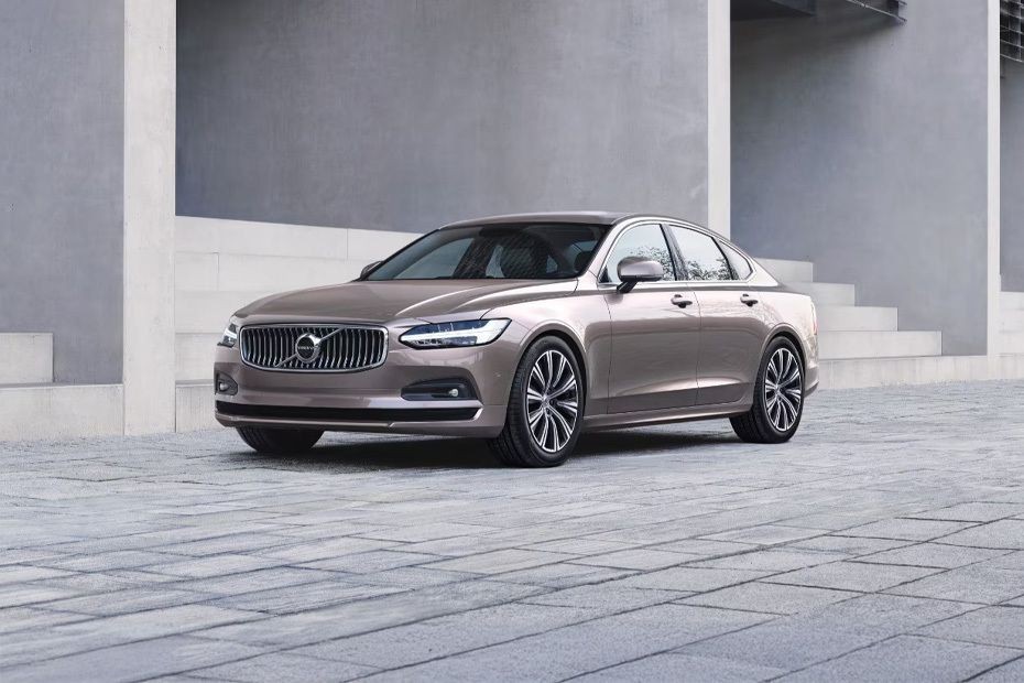 Volvo S90 (2024-2025) Front Medium View in UAE