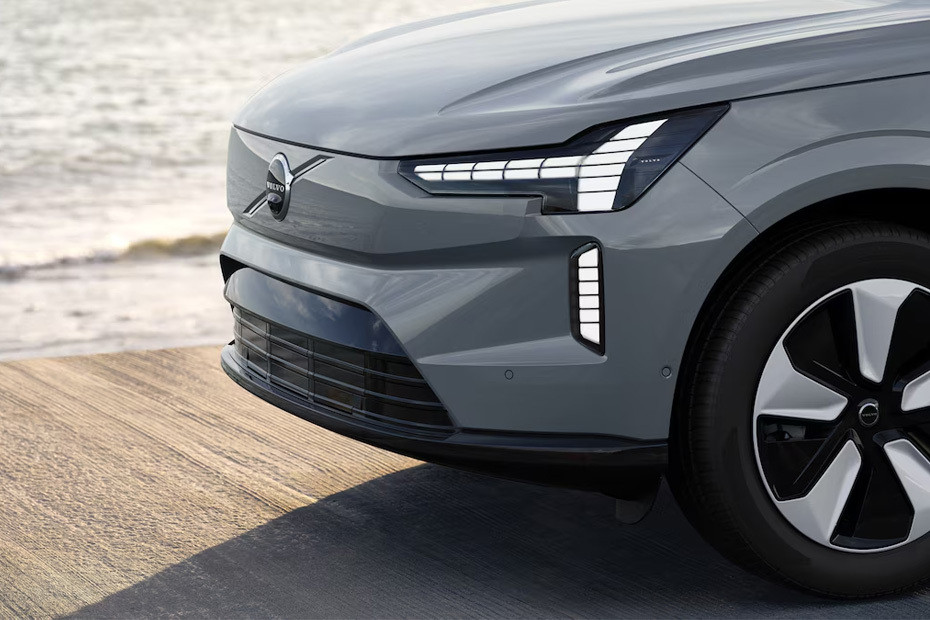 EX90 Grille View in UAE