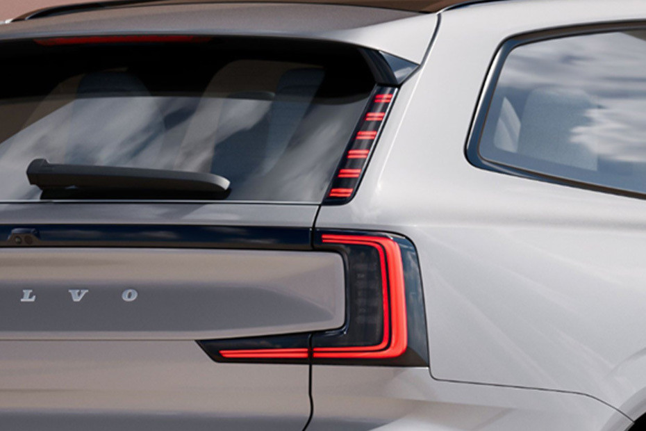 EX90 Tail light in UAE