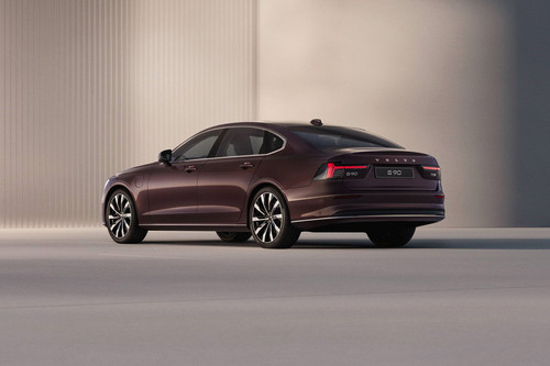 Rear Cross Side View of Volvo S90 2026