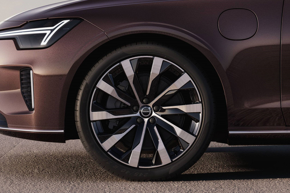 S90 2026 Wheel in UAE