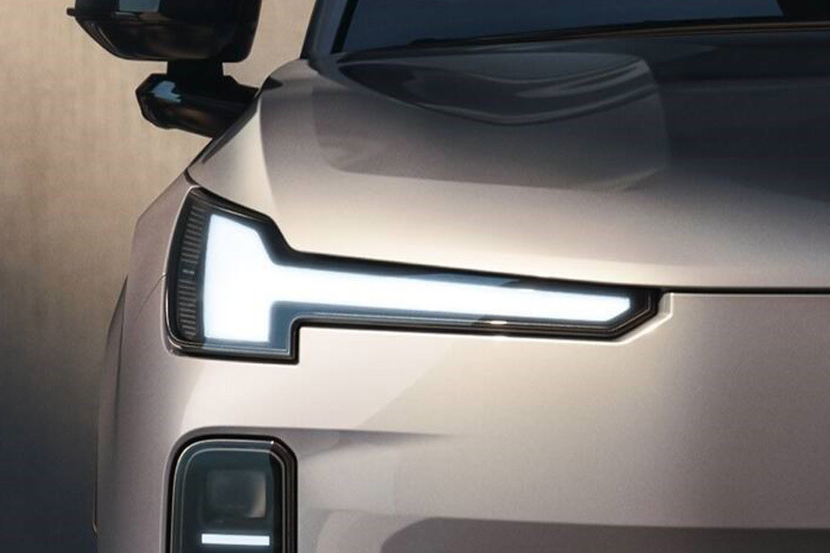 XC70 Headlight in UAE