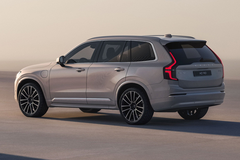Rear Cross Side View of Volvo XC90 Rear Cross Side View of Volvo XC90