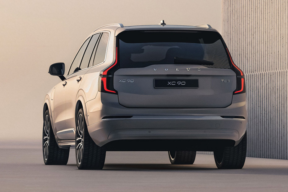 Rear Medium View of Volvo XC90 Rear Medium View of Volvo XC90