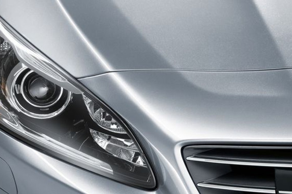 S60 (2012-2021) Headlight in UAE