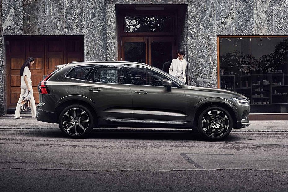 Volvo XC60 (2022-2022) Drivers Sideview in UAE