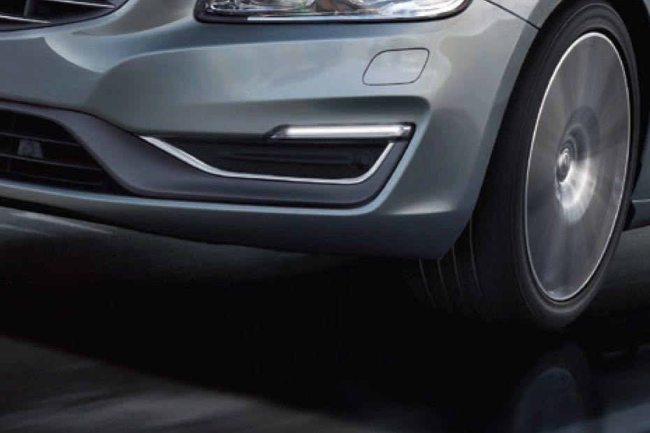 S60 (2021-2023) Front Fog Lamp in UAE