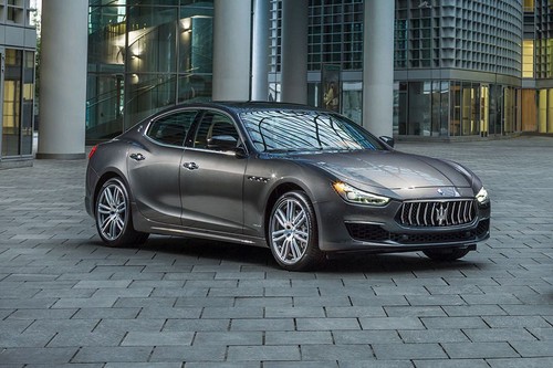Maserati Ghibli (2014-2022) Front Cross Side View