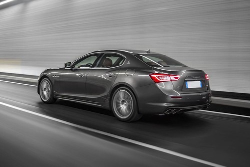 Rear Cross Side View of Maserati Ghibli (2014-2022)