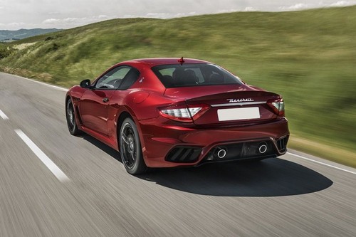 Rear Cross Side View of Maserati GranTurismo (2012-2021)