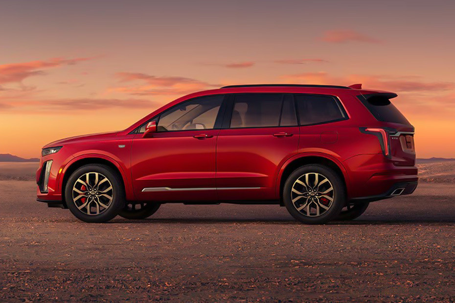 Rear Cross View of Cadillac XT6 Rear Cross View of Cadillac XT6