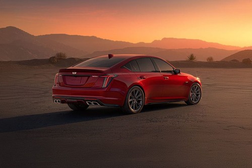 CT5-V (2023-2024) Rear angle view